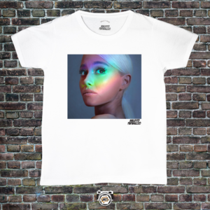 Ariana Grande. Color